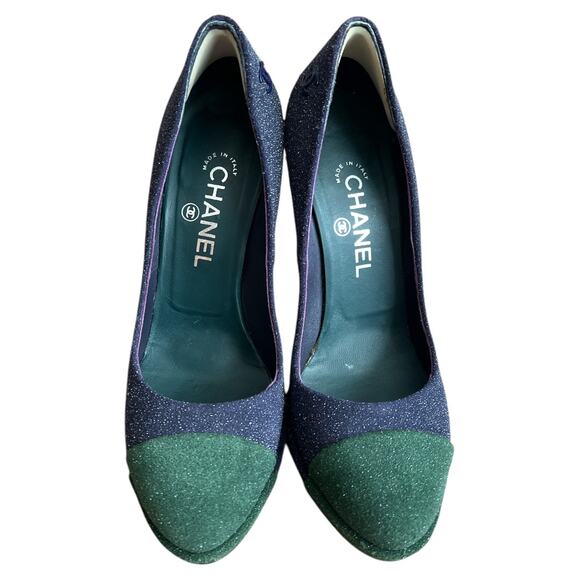CHANEL Purple/Green Interlocking CC Logo Pumps, US8.5/IT38.5 SRP: $1495 - Picture 6 of 16